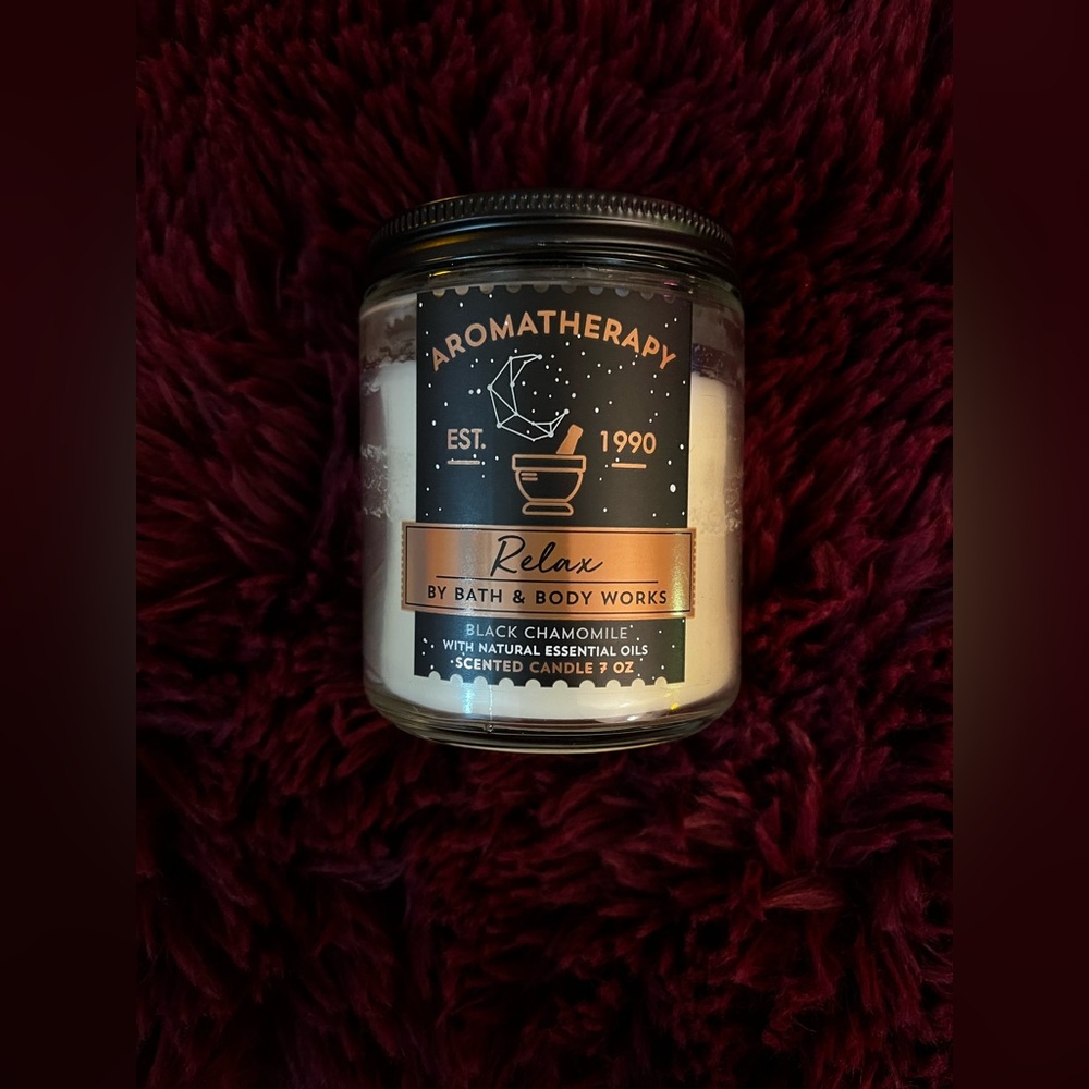 Bath and body works single wick candle  Black chamomile •lightly burned•